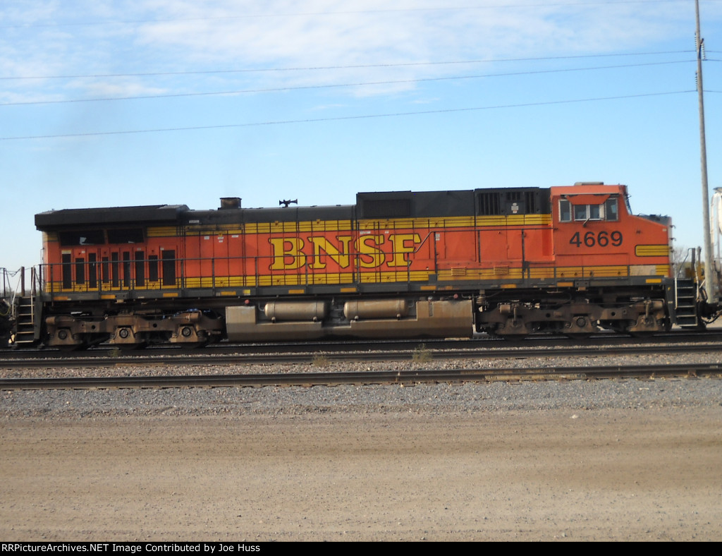 BNSF 4669